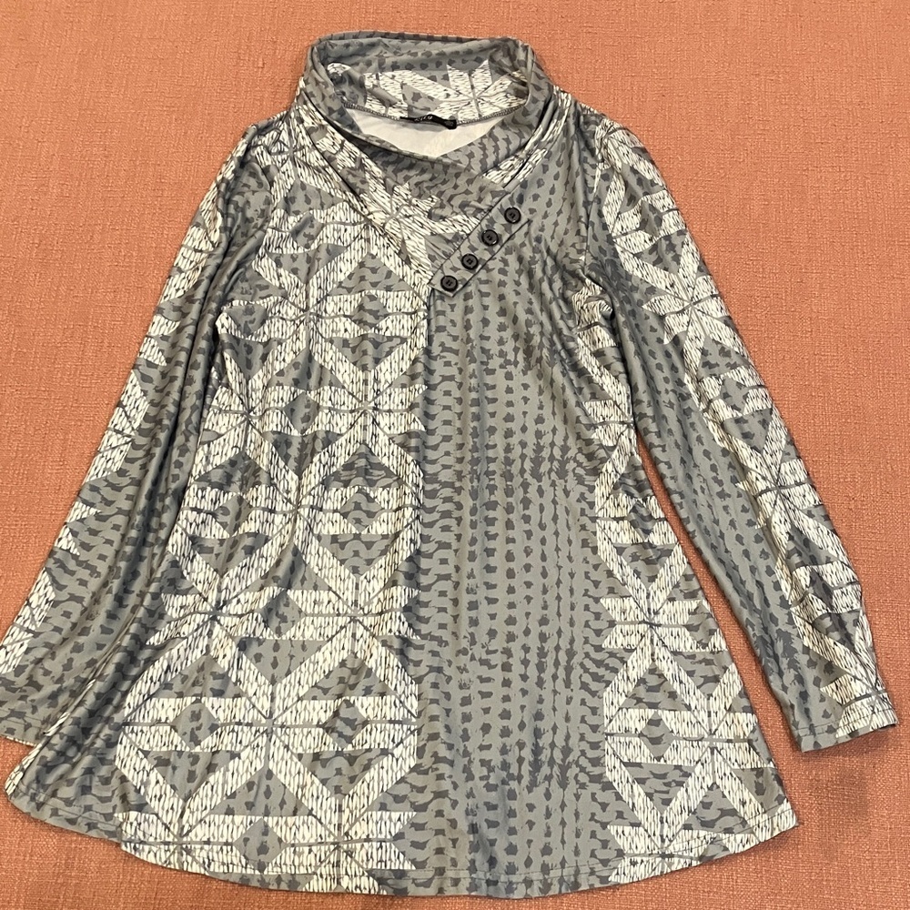 Wm’s small Gray Patterned Tunic Top